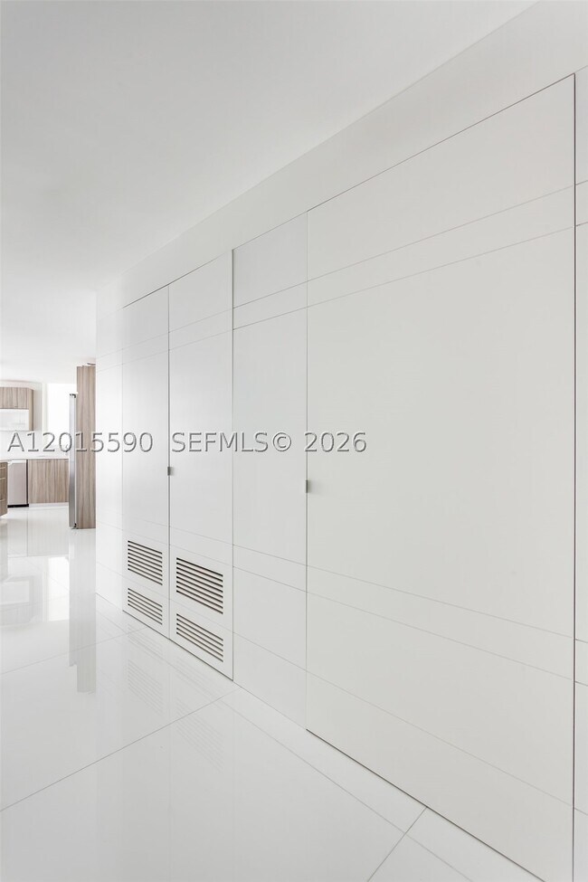 Building Photo - 6700 Indian Creek Dr