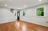 Building Photo - Peacefully tucked away this turnkey Gambre...
