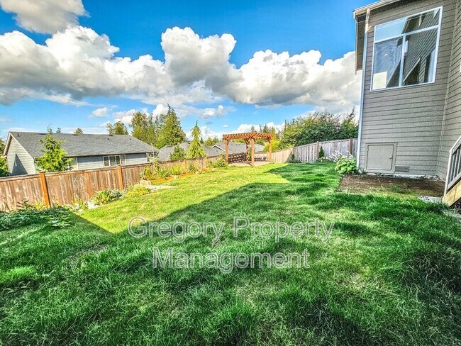 Building Photo - 619 202nd Pl SW