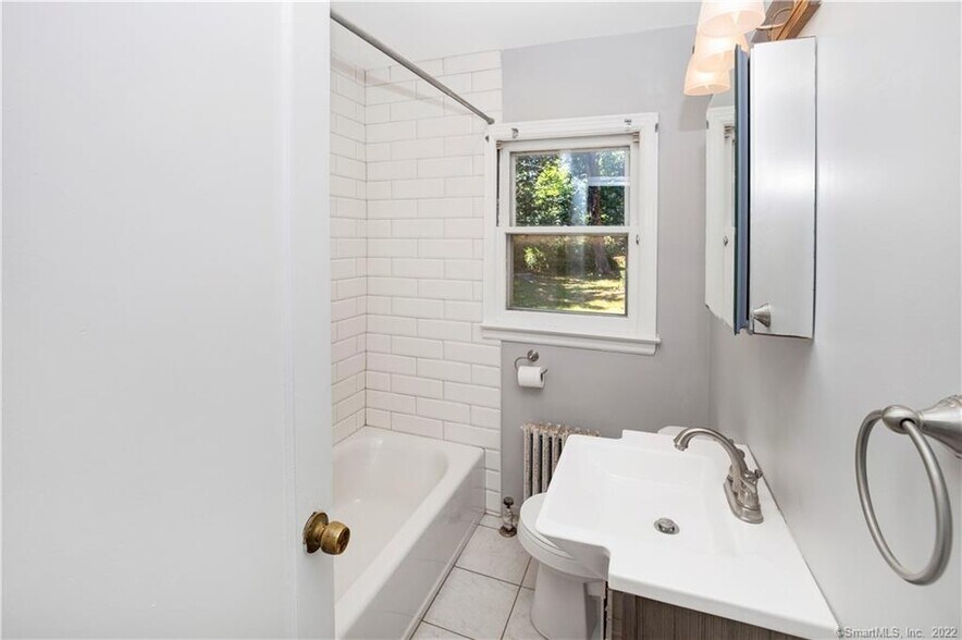 Building Photo - 234 Mansfield Ave