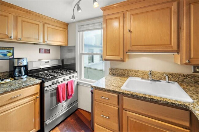 Building Photo - 311 A St NE