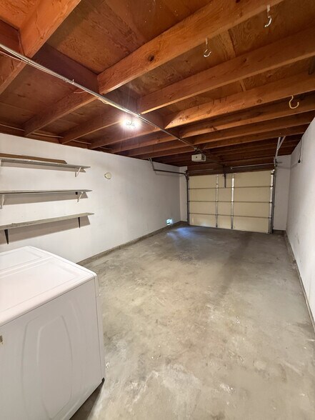 GARAGE - 1603 Augusta Plz