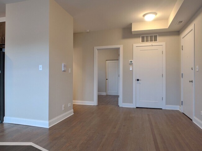 Building Photo - 3407 W Fullerton Ave