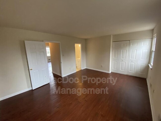 Building Photo - 1000 James Madison Cir