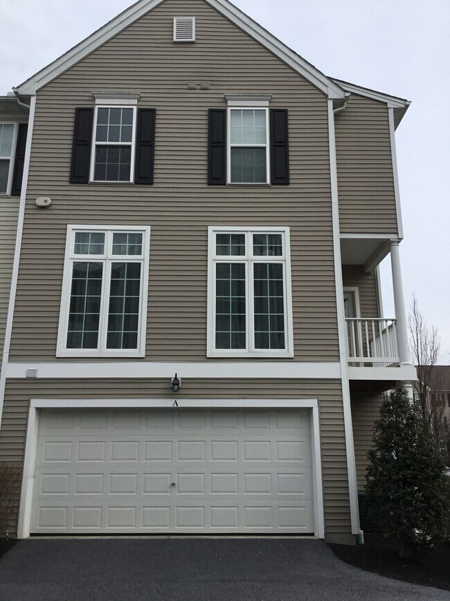 Building Photo - 3030 Meridian Cmns