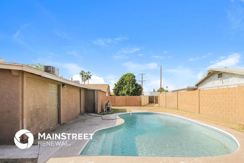 Building Photo - 2534 N 51st Dr