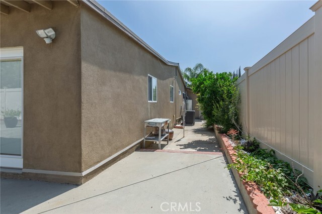 Building Photo - 11123 Odell Ave