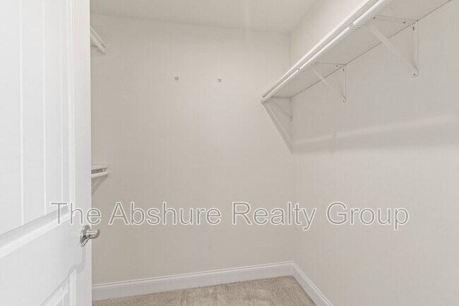 Building Photo - 404 Avery Glenn Way
