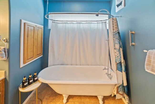 Building Photo - 603 Brookline Loop