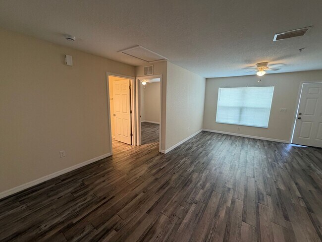 Building Photo - 2/2 Quad Unit - SE Ocala