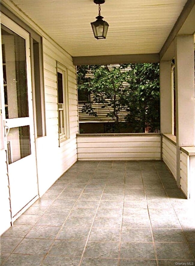 Building Photo - 15 Maple Grove St