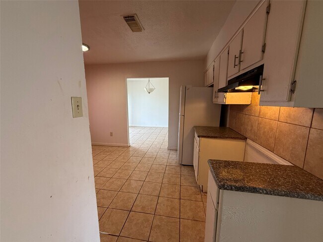 Building Photo - 4702 Ridgemar Cir