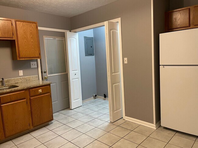 Building Photo - 107 Oliver St