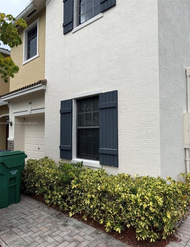 Building Photo - 481 NE 194th Terrace