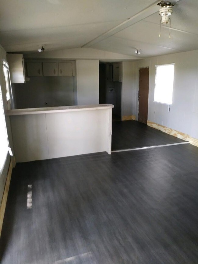 Building Photo - 12 Halstead Dr