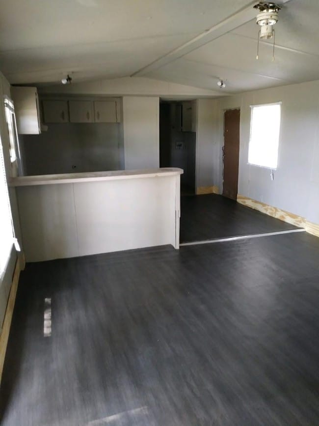 Building Photo - 5 Elcar Cir