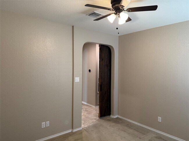 Building Photo - 334 Reunion Ln