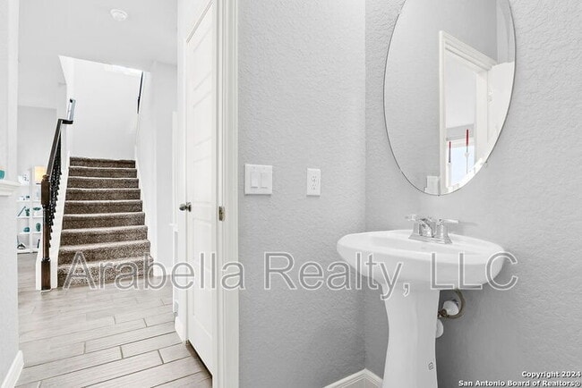 Building Photo - 7606 Hartford Den