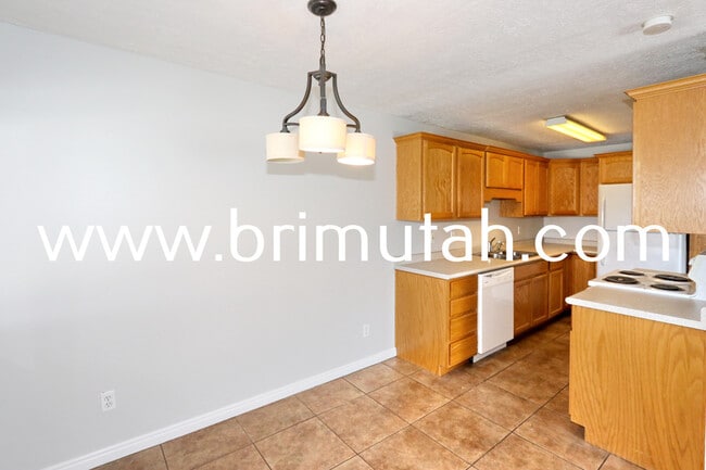 Building Photo - 3799 S 2235 E