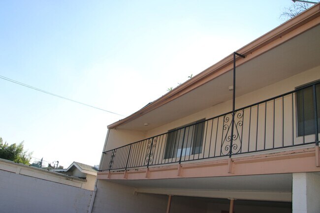 Building Photo - Great apartment for rent in Visalia, Ca