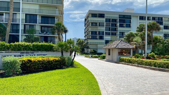 Building Photo - 5059 N Hwy A1A