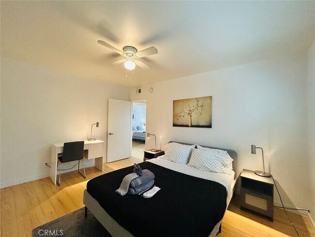 Building Photo - 11921 Goshen Ave