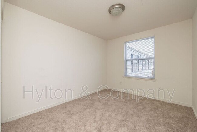 Building Photo - 3516 E Richmond Rd