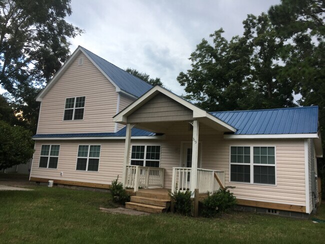 Building Photo - Comin Soon! Huge Deck! Updated dated 2 Bedroom apartment Close to UNCW, Wrightsville Beach.