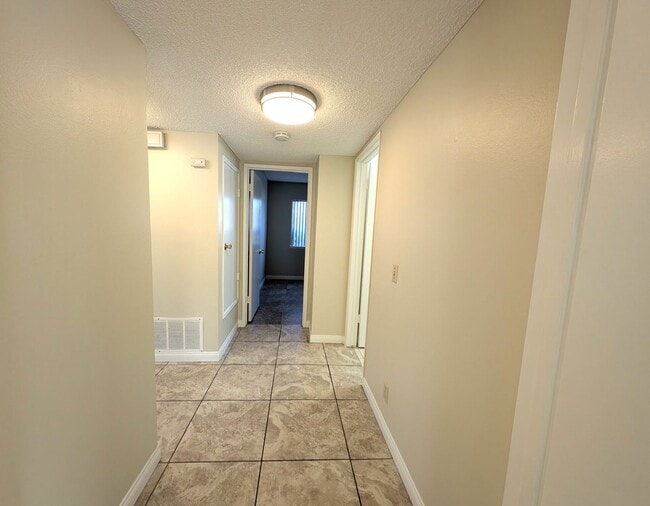 Building Photo - 2 Stories SFR - 4 Bedrooms + 2 Baths.  AVAILABLE NOW!