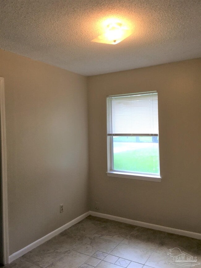 Building Photo - 1028 Woodbury Pl