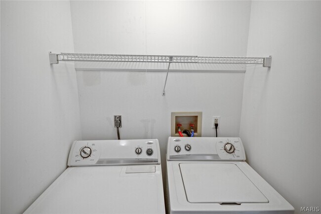 Building Photo - 338 Shirley Ridge Dr