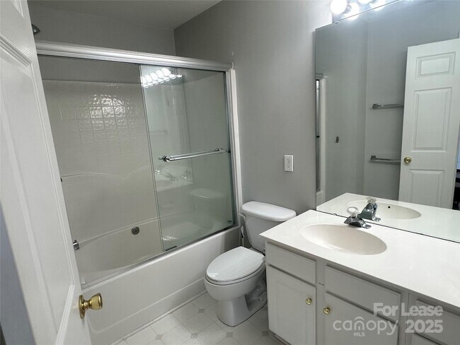 Building Photo - 3213 Mannington Dr