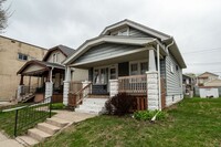 Building Photo - 3 Bedroom Single Family Home in West Allis