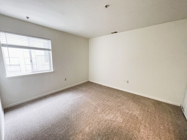 Building Photo - 1520 Noriega St