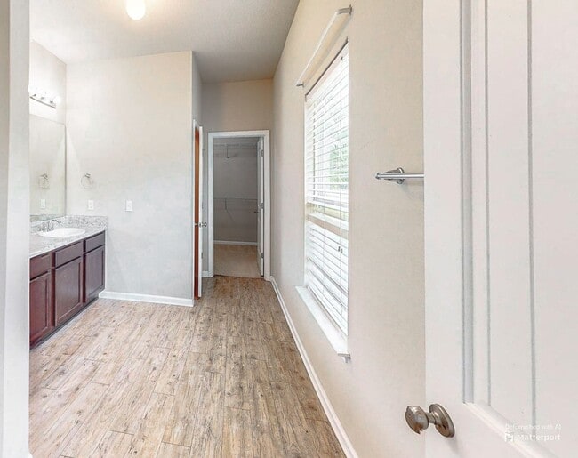 Building Photo - We are offering a November move-in special...