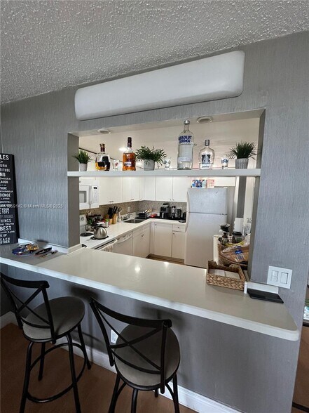 Building Photo - 13499 Biscayne Blvd