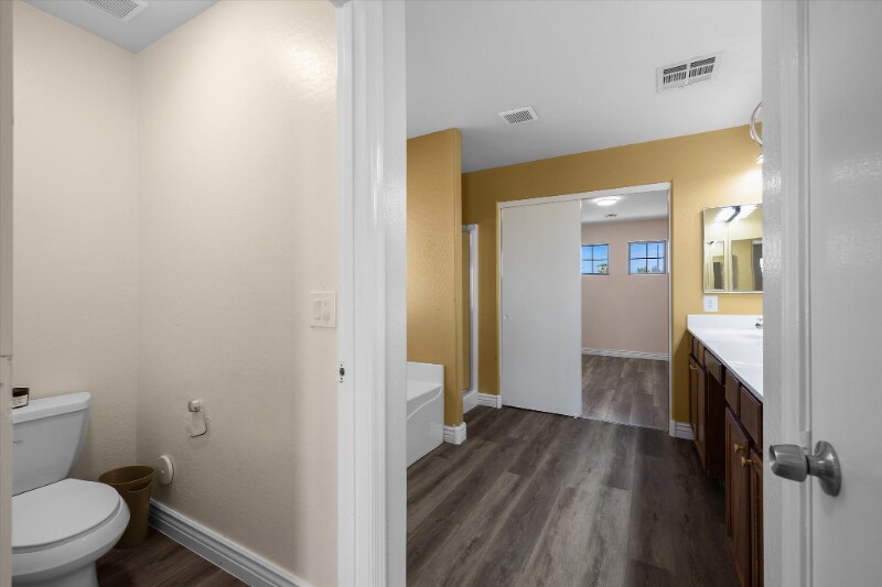 Building Photo - 7315 W Cordes Rd