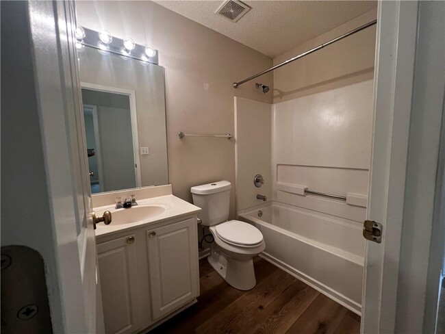 Building Photo - 5454 Medlock Corners Dr