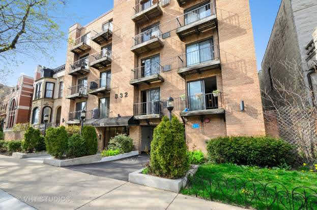 832 West Oakdale Avenue - 832 W Oakdale Ave