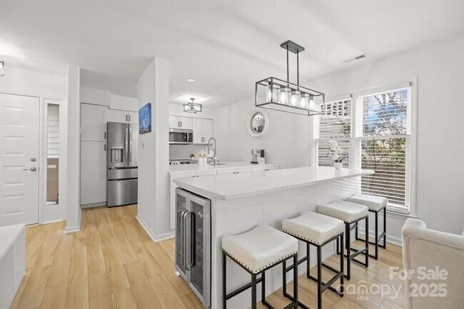 Building Photo - 226 Queens Rd