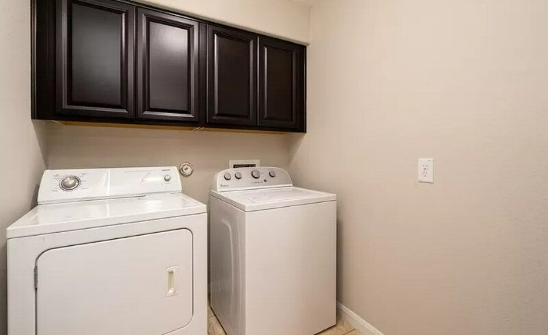 Building Photo - 2405 Muzzie Ln