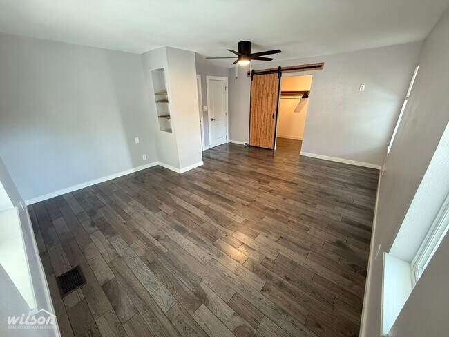 Building Photo - Remodeled 4bd/3ba Naches Home with Firepla...
