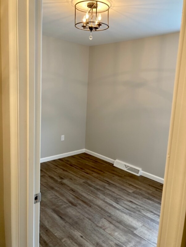 Building Photo - 1052 Stonybridge Dr