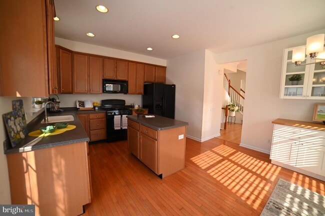 Building Photo - 1910 Cavalier Ln