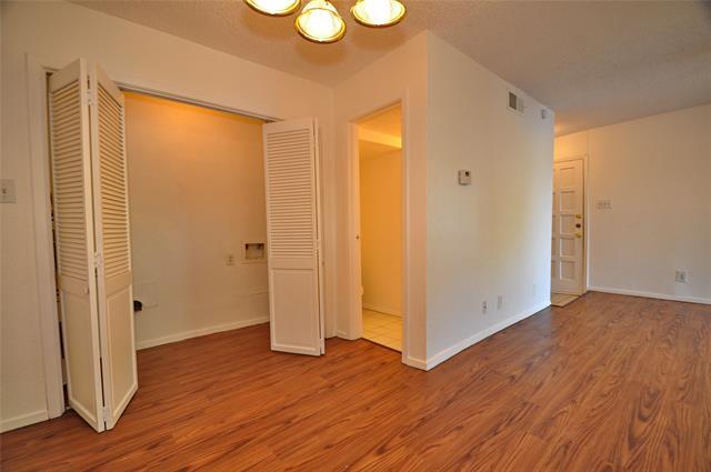 Building Photo - 2610 Lakehill Ln