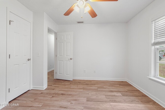 Building Photo - 115 Circle Dr