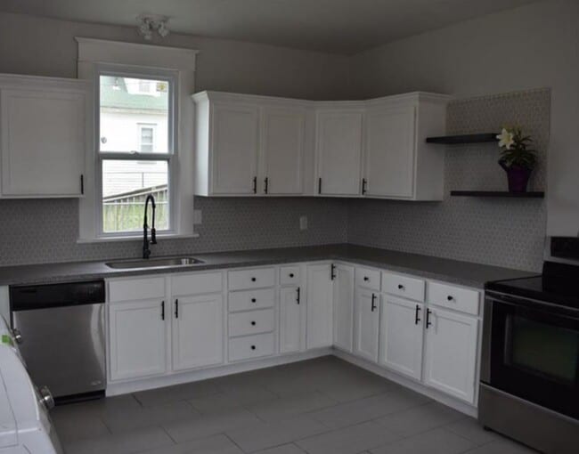 Building Photo - 2001 Mitchell Ave