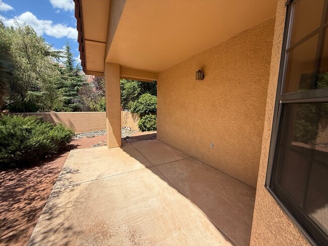 Building Photo - Desirable Uptown Sedona In the Orchards 3 ...