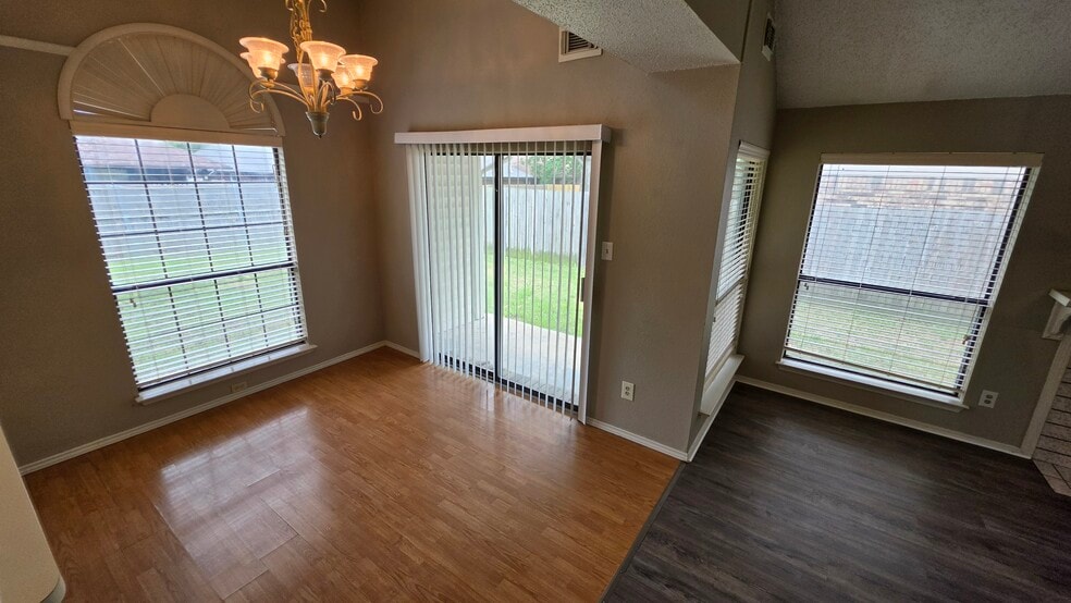 Building Photo - 6301 Fairlane Dr