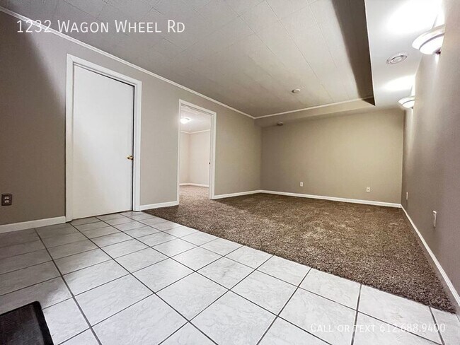 Building Photo - 3 Bed 3 Bath Townhome - 2 Car Attached Gar...